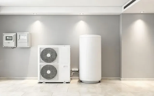Chaufferie moderne à Yverdon avec compteur bi-horaire et pompe à chaleur air-eau pilotée sur les heures creuses
