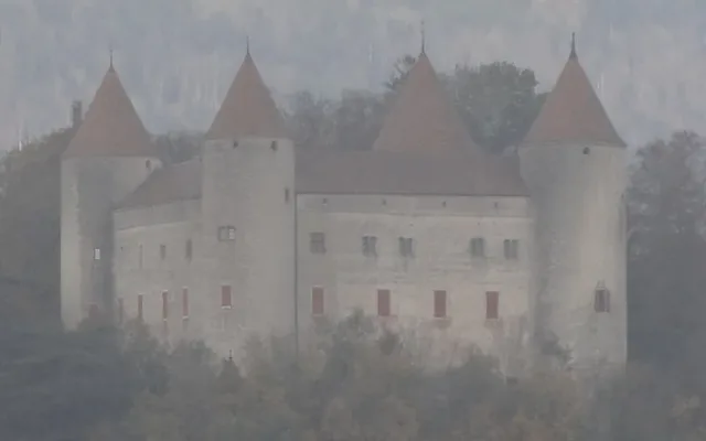 Pompe à chaleur à Champvent — château de Champvent